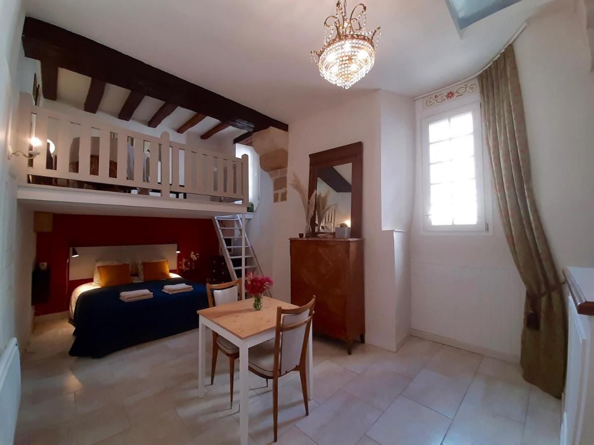 En Plein Coeur : Charmant Gite Centre Amboise Bagian luar foto